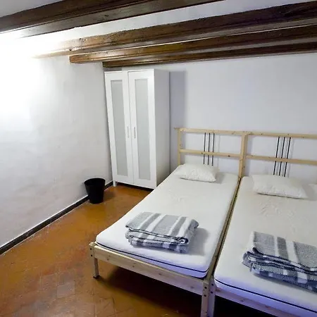 Hostel Palace Guesthouse *